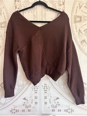 Slide show Women's V-Neck Knit Sweater in Dark Brown small dolman sleeves 8